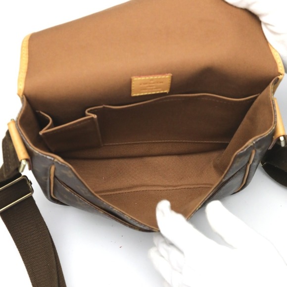 LOUIS VUITTON Brown Monogram Canvas Shoulder Bag - Picture 15 of 16